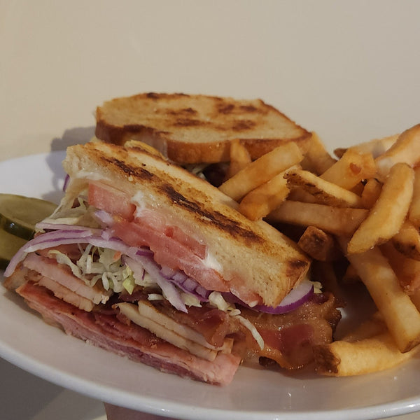 CLUB Sandwich + 1 Side