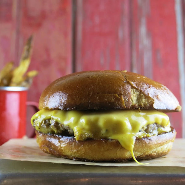 JR. Cheeseburger + 1 Side