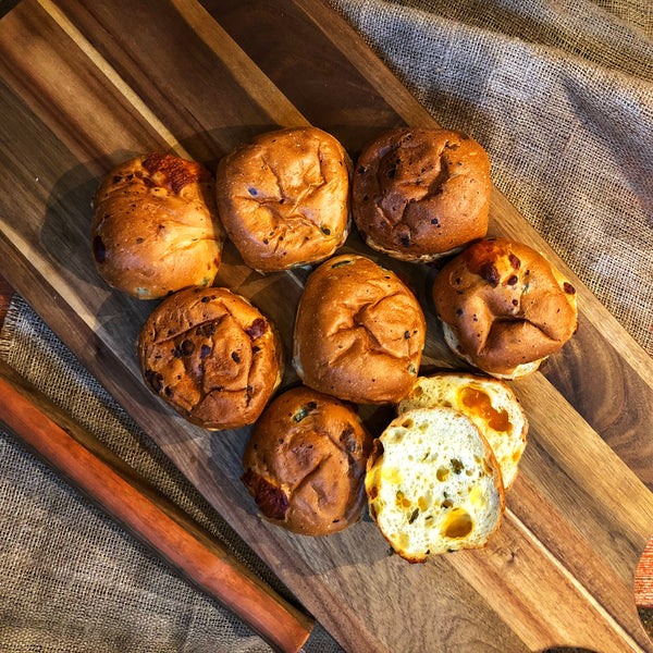 Lyon Bakery - Jalapeño Cheddar Rolls 8-Pack