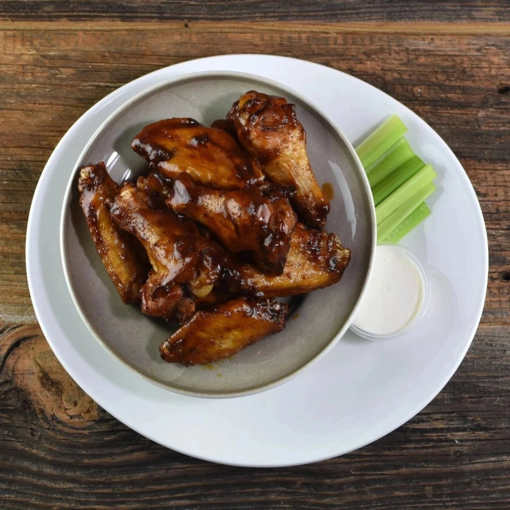 Jumbo Smoked Chicken Wings (8), celery & Ranch + 1 Side